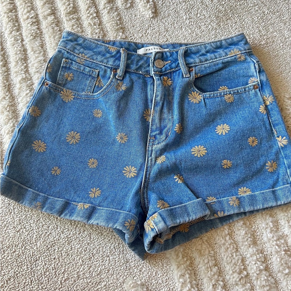 PacSun Wild Daisy Denim Mom Short High-Rise 25
